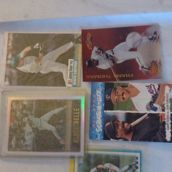 Assorted Baseball Trading Cards Collection - Picture 3 of 4